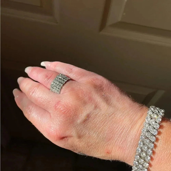 VINTAGE SILVER TONE AND CLEAR RHINESTONE EXPANDABLE BRACELET RING EARRINGS SET - Picture 11 of 16